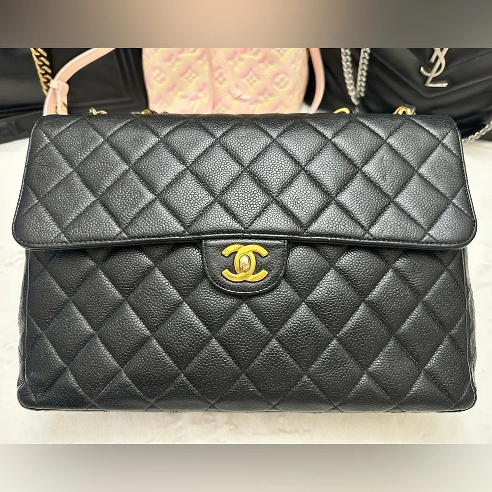 CHANEL Jumbo Classic Single Flap Caviar Leather Handbag Black/Gold Hardware - Picture 4 of 12